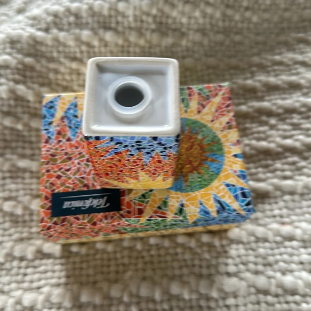 Salt and pepper shaker